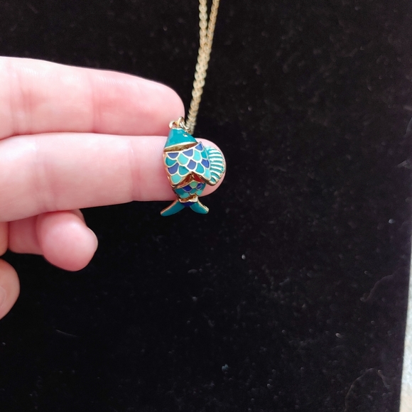 Segmented Fish Necklace - Picture 5 of 5